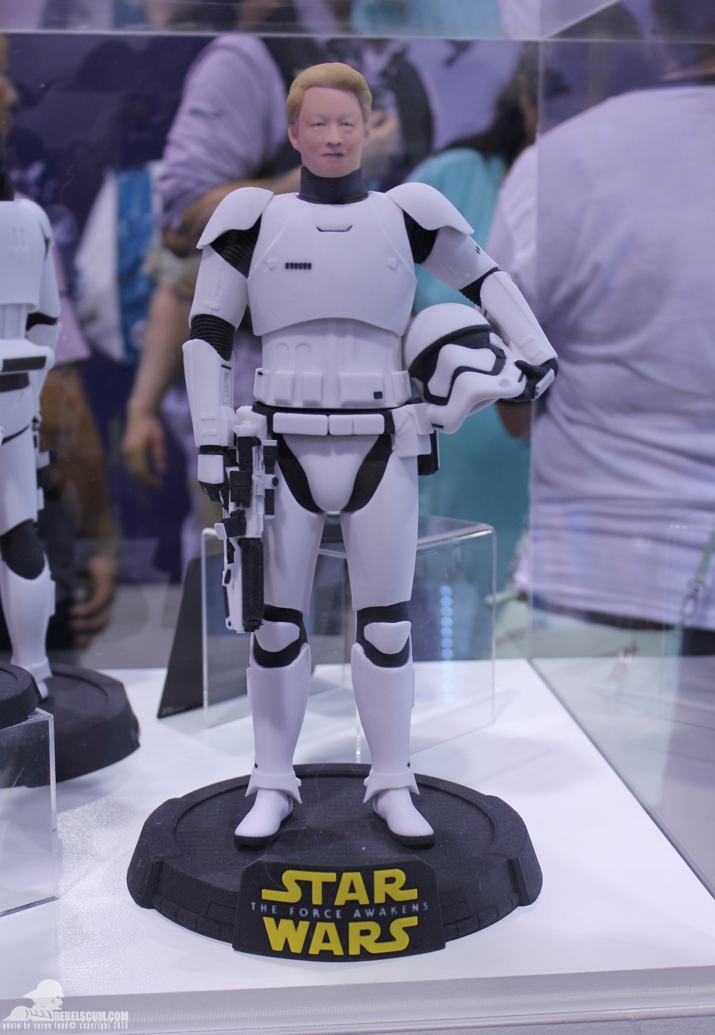 D23-2015-Disney-Consumer-Products-Display-002.jpg