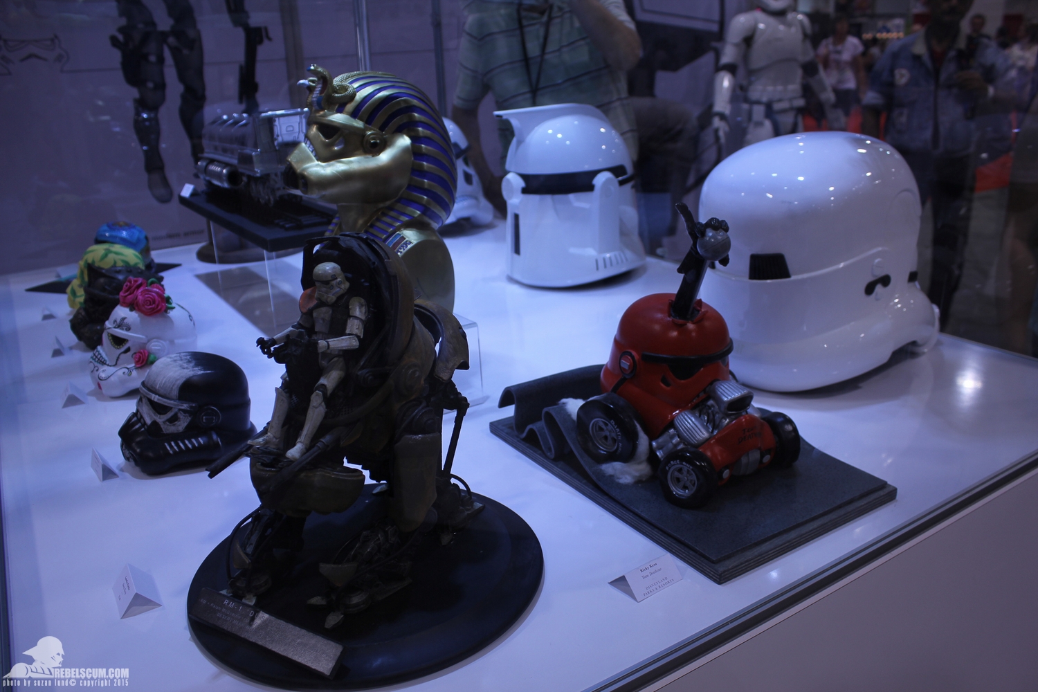 D23-2015-Disney-Consumer-Products-Display-011.jpg