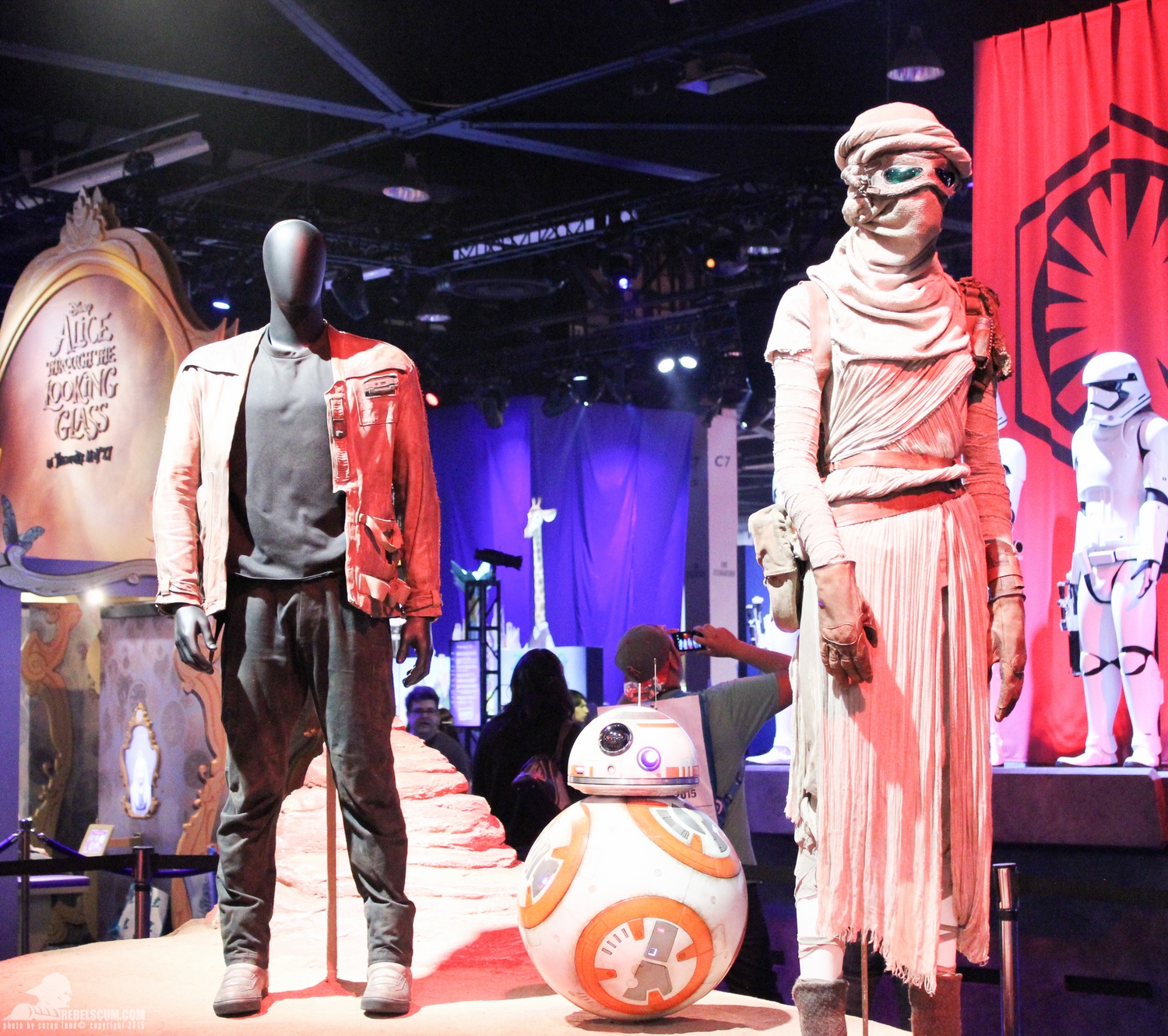 D23-2015-The-Force-Awakens-Costumes-002.jpg