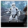 Finn-First-Order-Riot-Control-Stormtrooper-MMS346-Hot-Toys-005.jpg