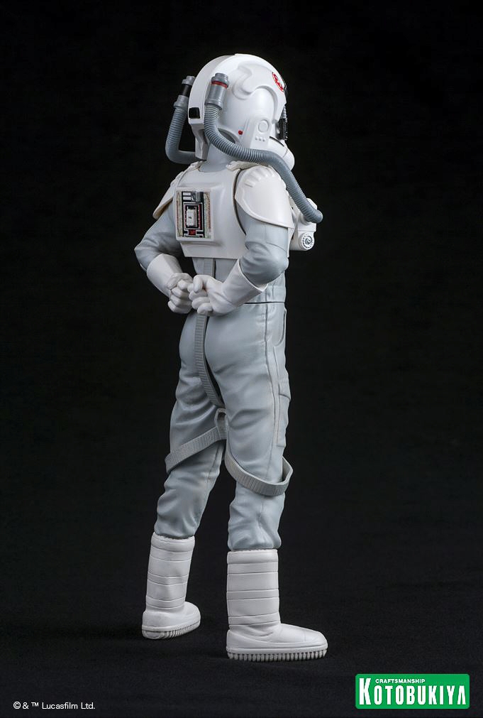 Kotobukiya-Fully-Painted-AT-AT-Driver-ARTFX-012.jpg