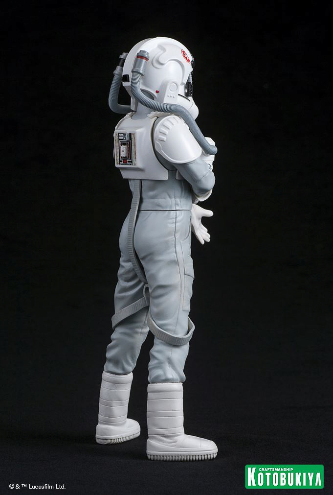 Kotobukiya-Fully-Painted-AT-AT-Driver-ARTFX-017.jpg