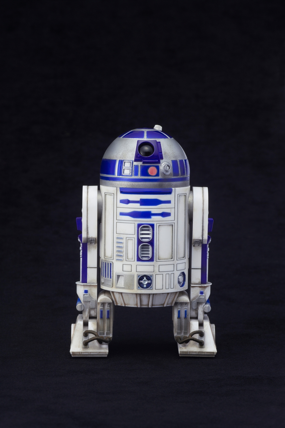 Kotobukiya-Star-Wars-C-3PO-R2-D2-BB-8-ARTFX-Statue-Set-009.jpg