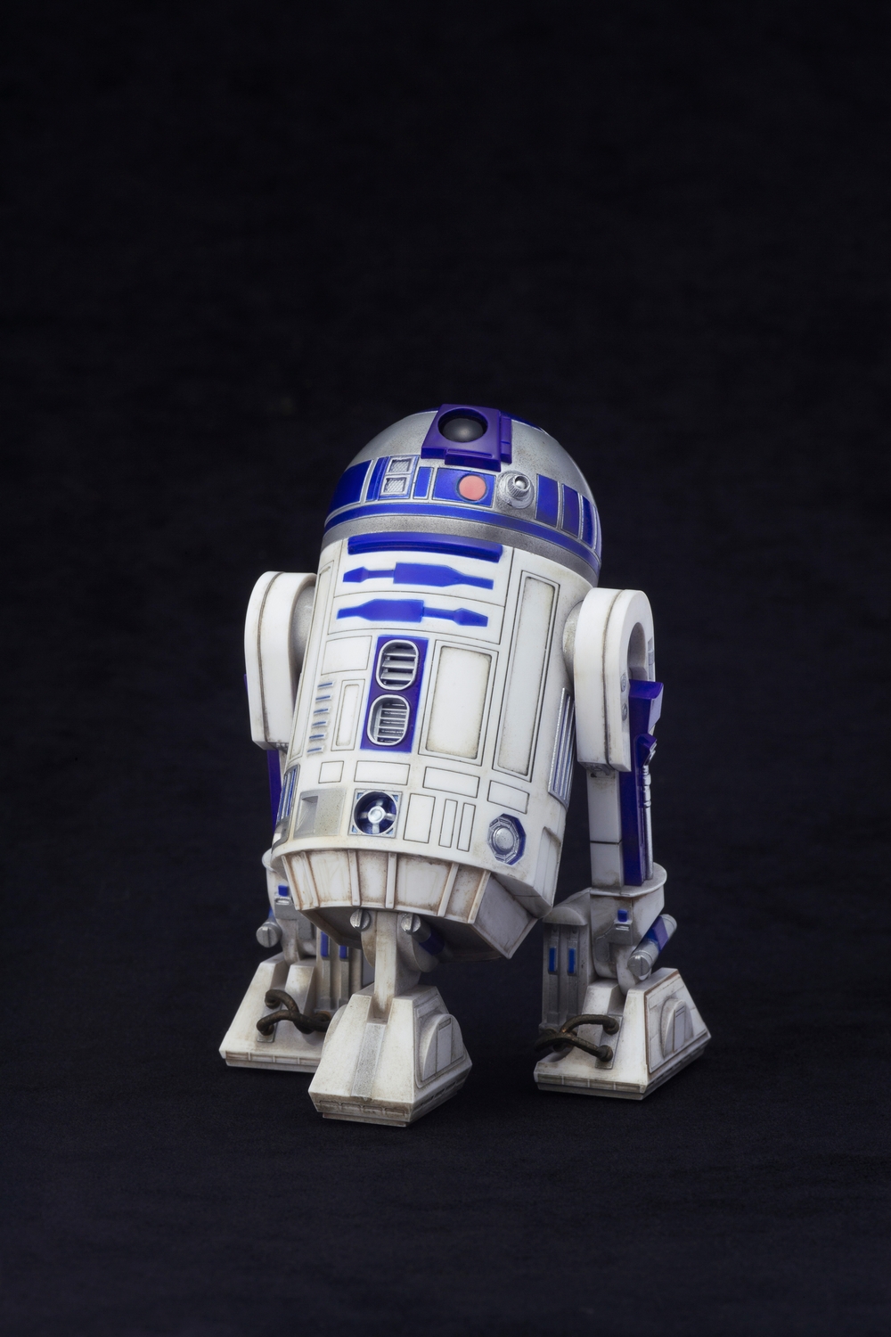 Kotobukiya-Star-Wars-C-3PO-R2-D2-BB-8-ARTFX-Statue-Set-018.jpg
