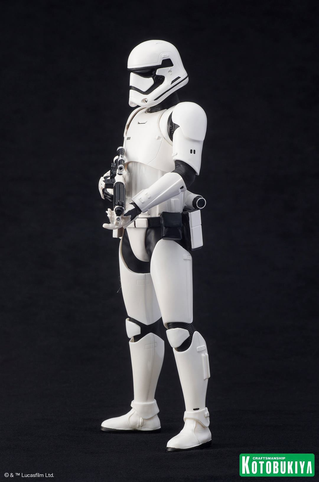 Kotobukiya-The-Force-Awakens-First-Order-Stormtrooper-ARTFX-003.jpg