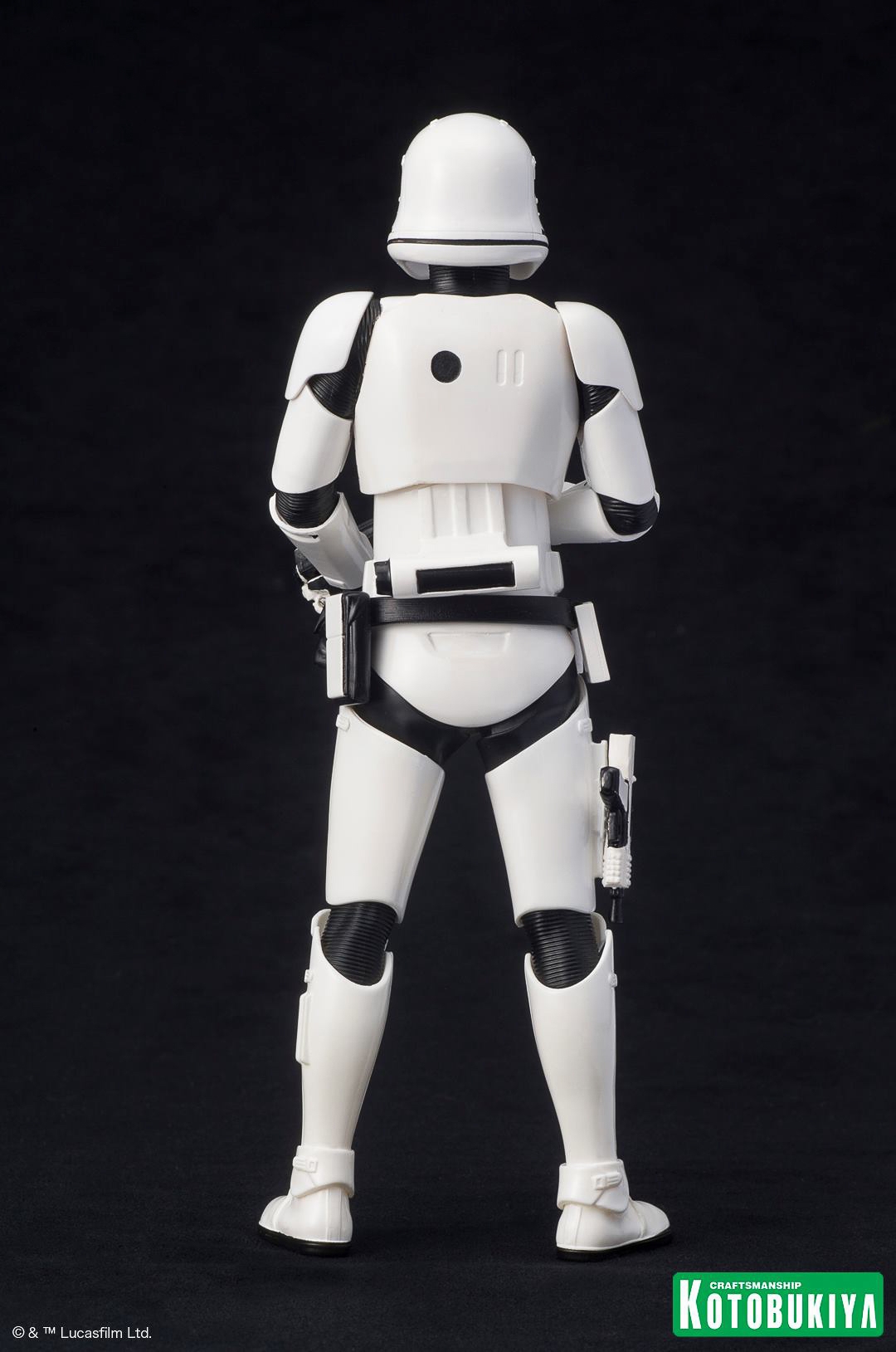 Kotobukiya-The-Force-Awakens-First-Order-Stormtrooper-ARTFX-004.jpg