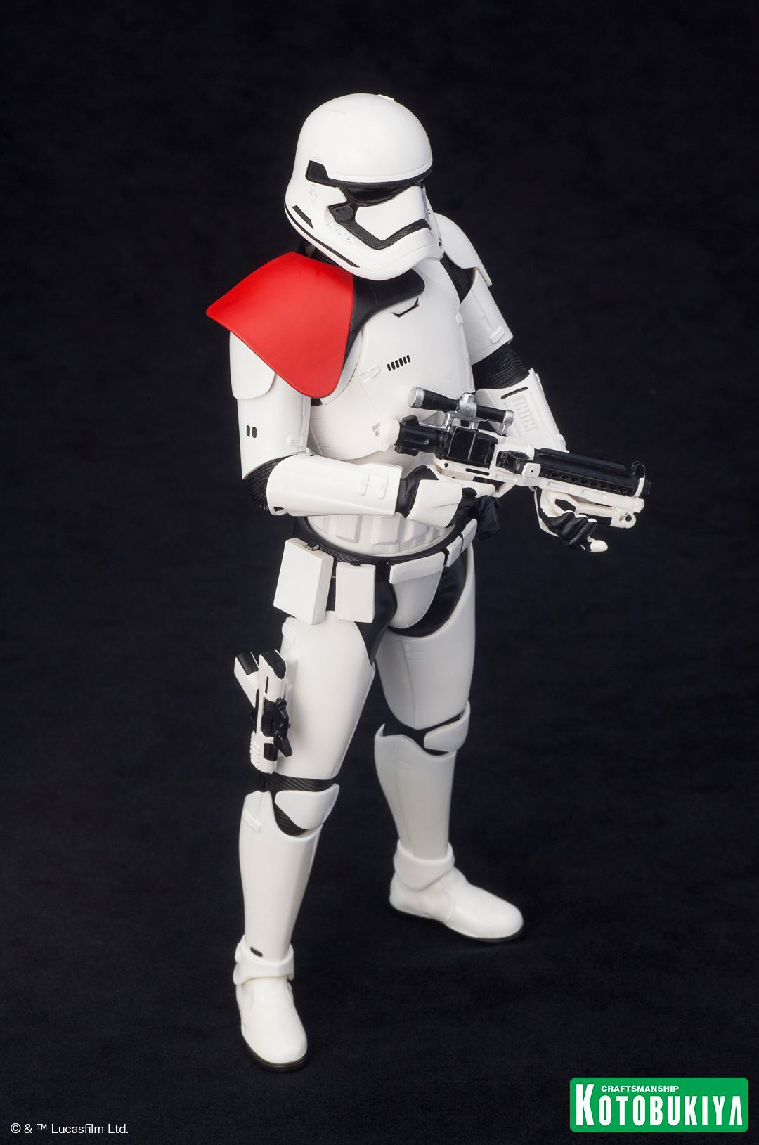 Kotobukiya-The-Force-Awakens-First-Order-Stormtrooper-ARTFX-006.jpg