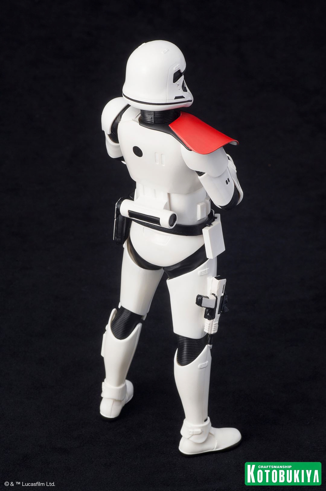 Kotobukiya-The-Force-Awakens-First-Order-Stormtrooper-ARTFX-007.jpg