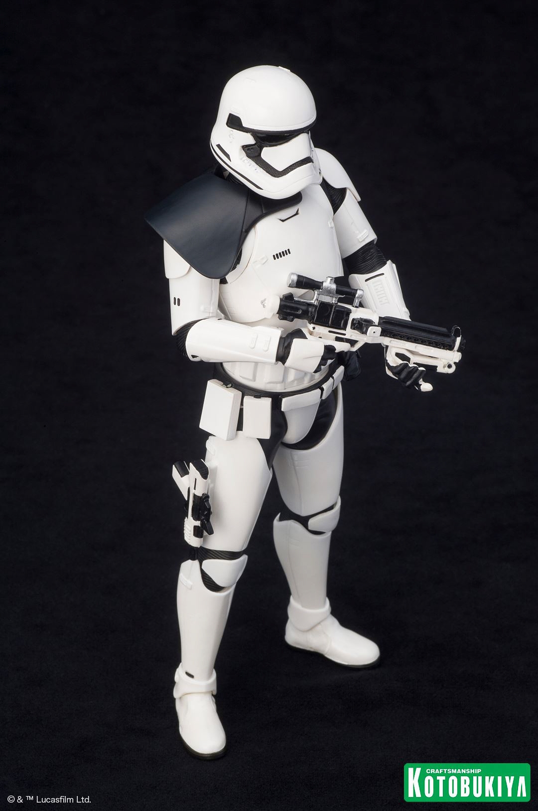 Kotobukiya-The-Force-Awakens-First-Order-Stormtrooper-ARTFX-012.jpg