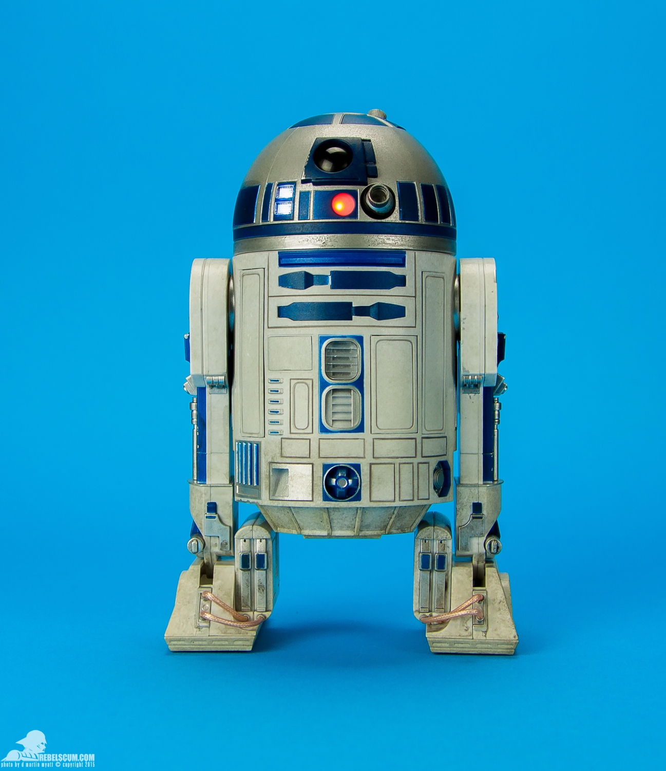 Sideshow-Collectibles-R2-D2-Sixth-Scale-Figure-Review-001.jpg