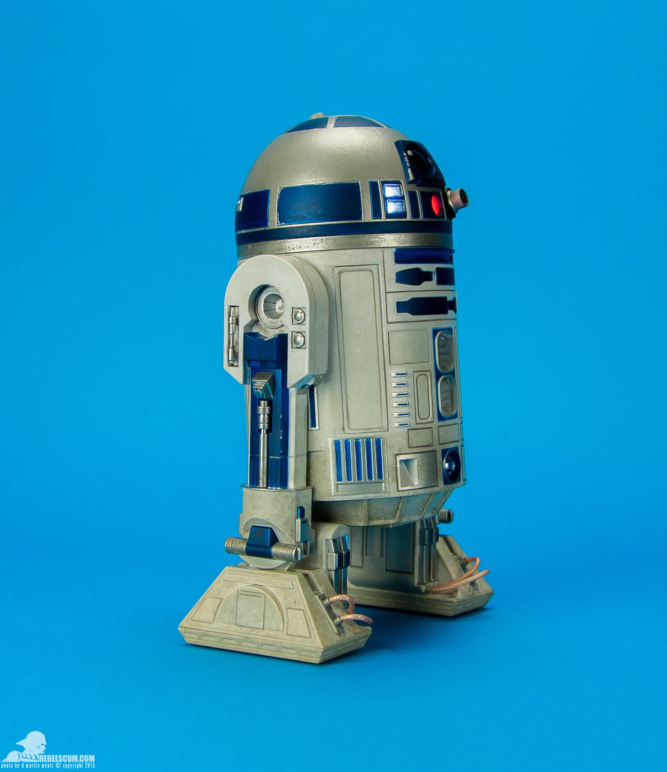 Sideshow-Collectibles-R2-D2-Sixth-Scale-Figure-Review-002.jpg