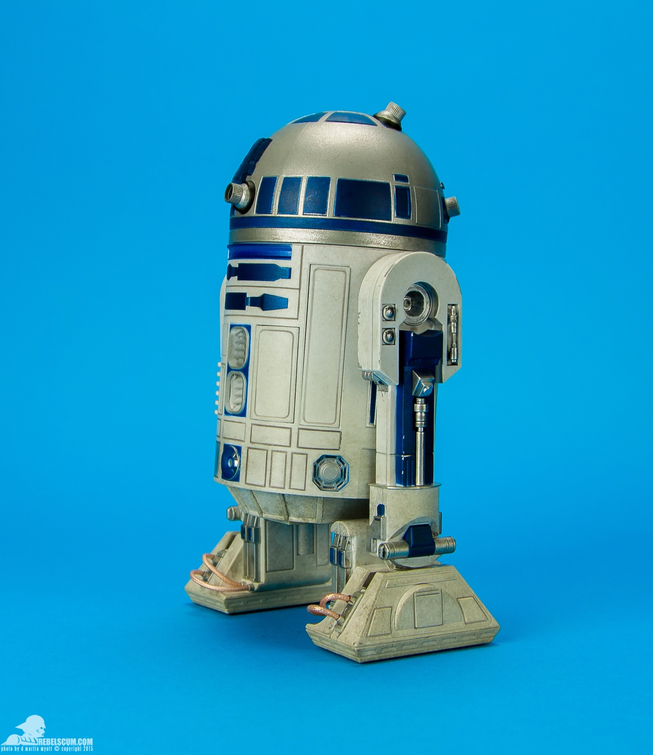 Sideshow-Collectibles-R2-D2-Sixth-Scale-Figure-Review-003.jpg