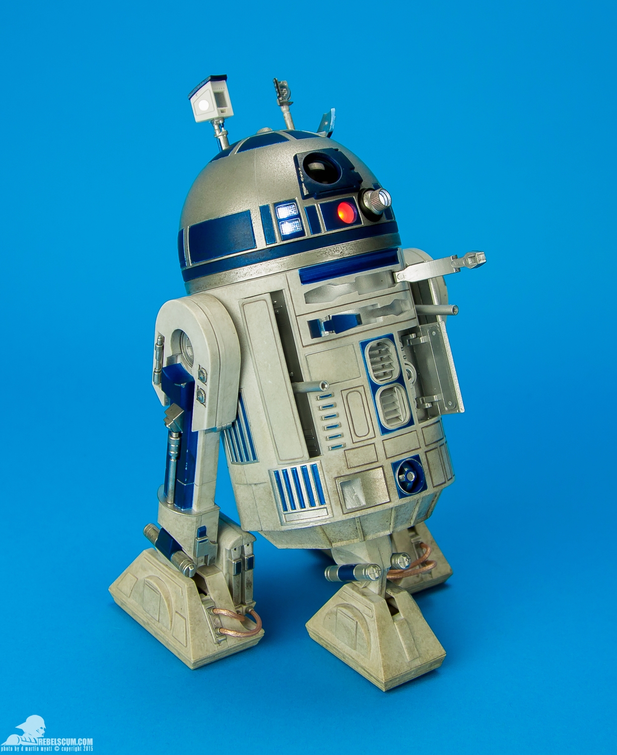 Sideshow-Collectibles-R2-D2-Sixth-Scale-Figure-Review-010.jpg