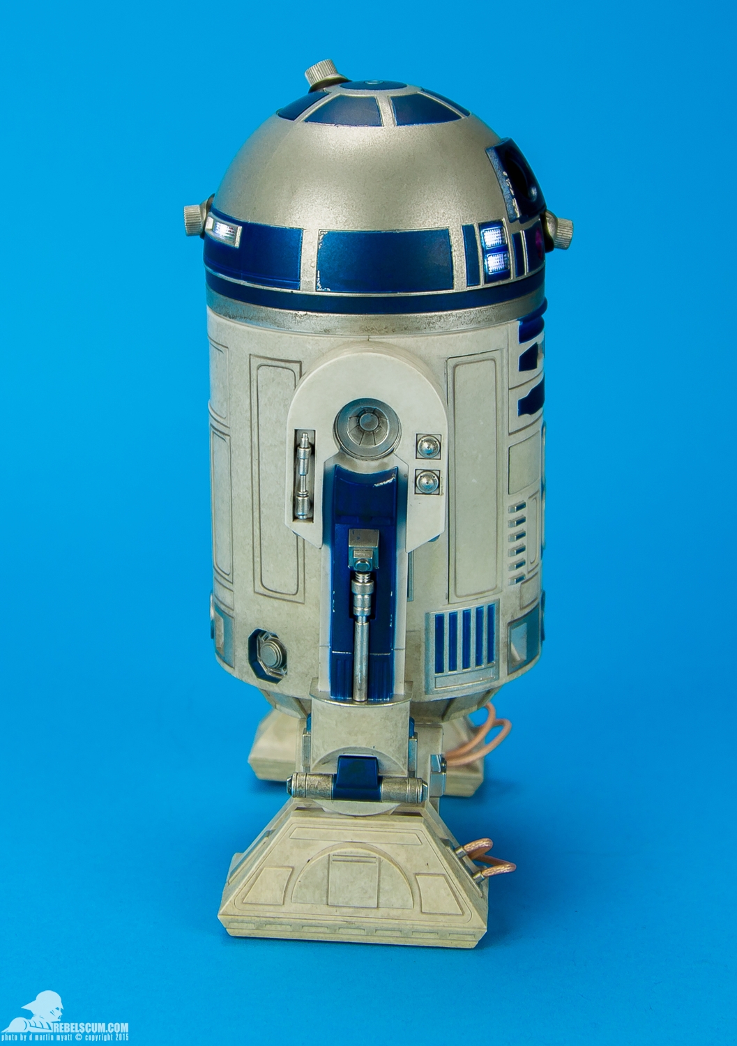 Sideshow-Collectibles-R2-D2-Sixth-Scale-Figure-Review-017.jpg