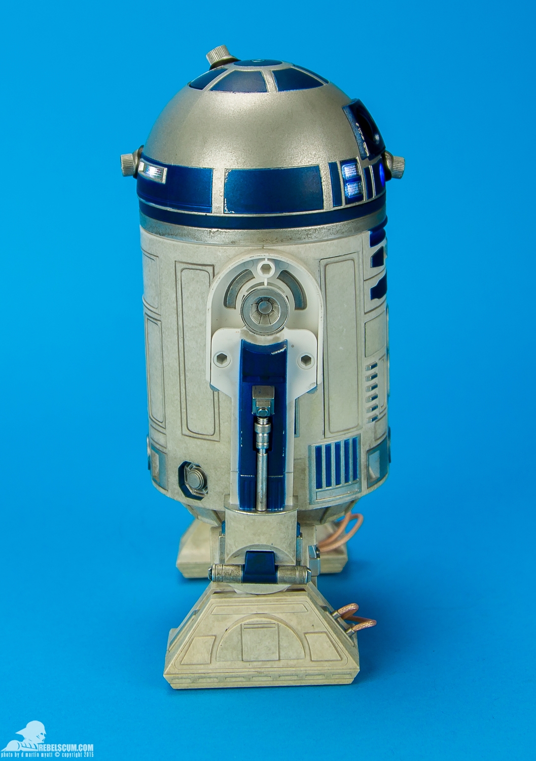 Sideshow-Collectibles-R2-D2-Sixth-Scale-Figure-Review-018.jpg