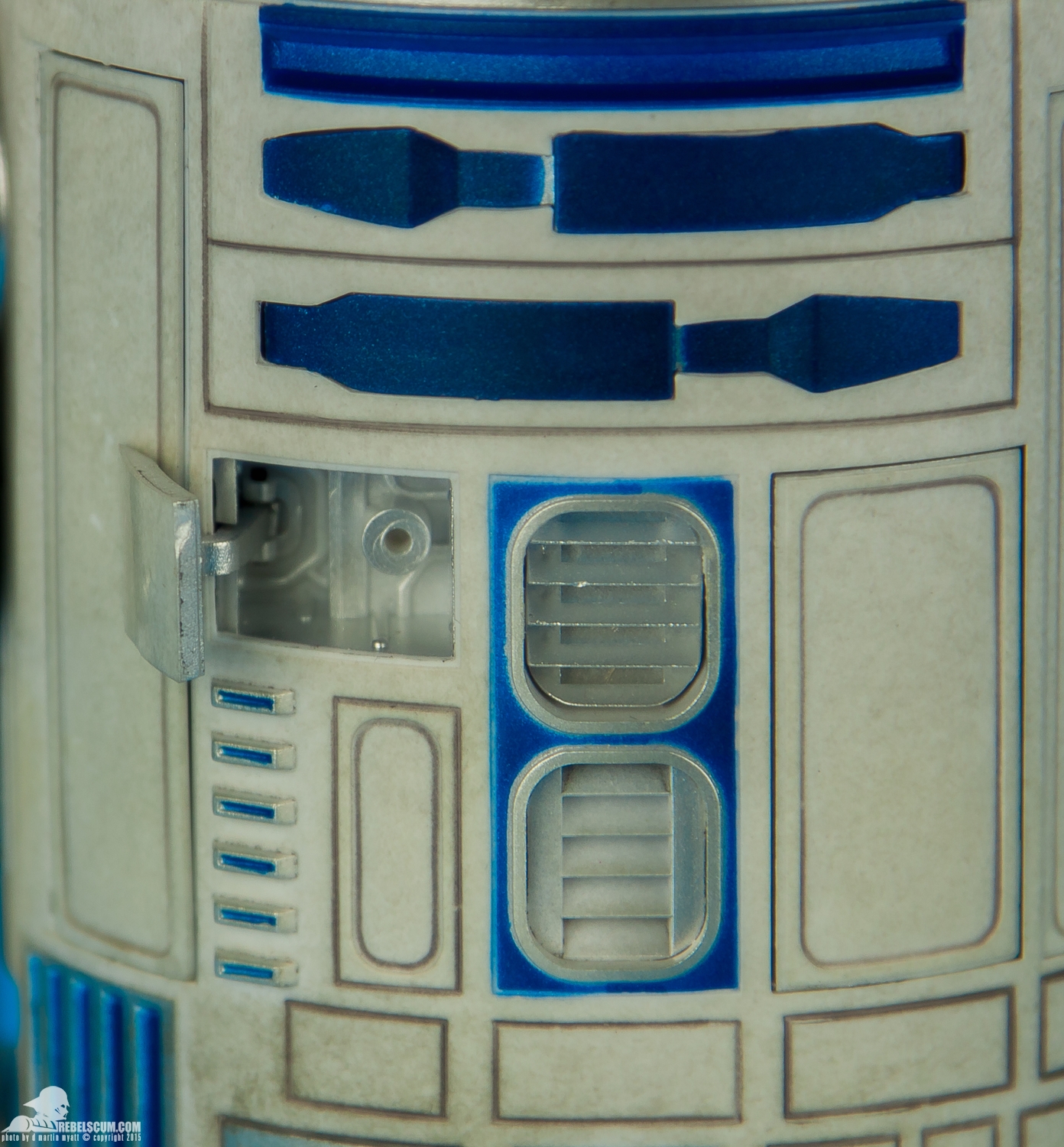 Sideshow-Collectibles-R2-D2-Sixth-Scale-Figure-Review-031.jpg