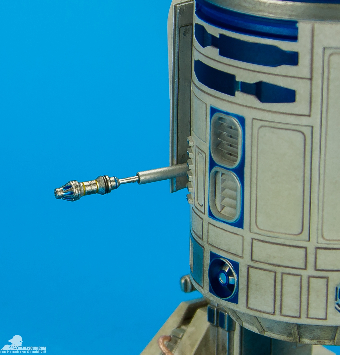 Sideshow-Collectibles-R2-D2-Sixth-Scale-Figure-Review-040.jpg