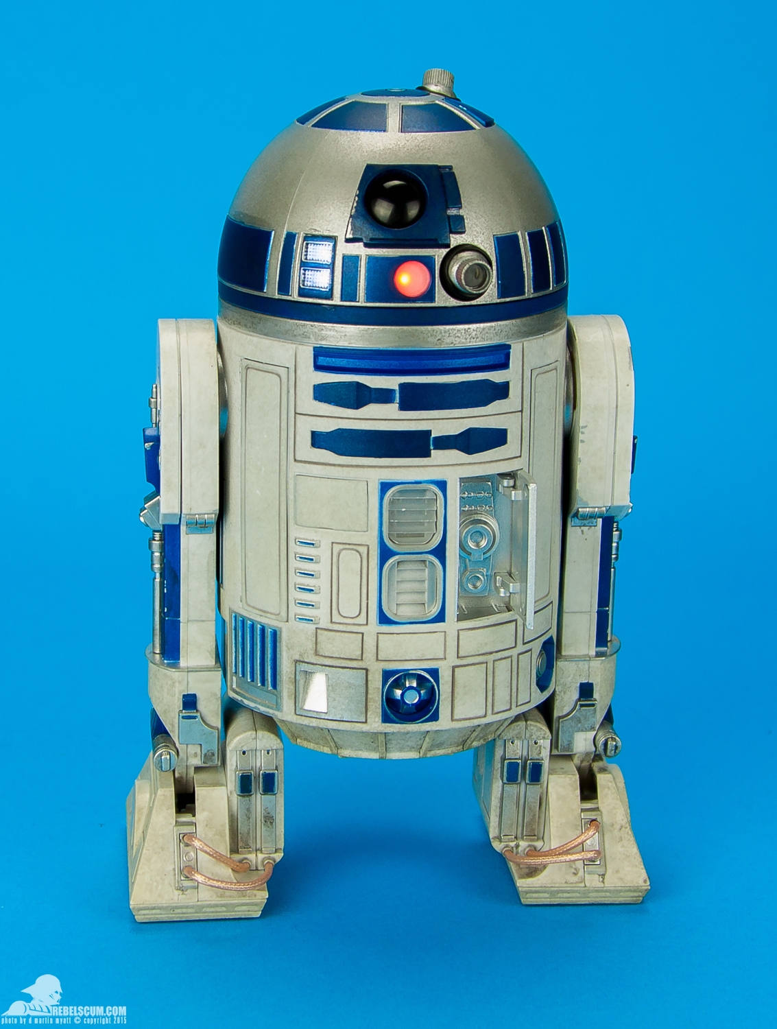 Sideshow-Collectibles-R2-D2-Sixth-Scale-Figure-Review-047.jpg