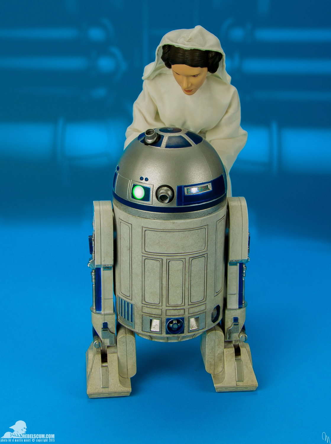 Sideshow-Collectibles-R2-D2-Sixth-Scale-Figure-Review-055.jpg