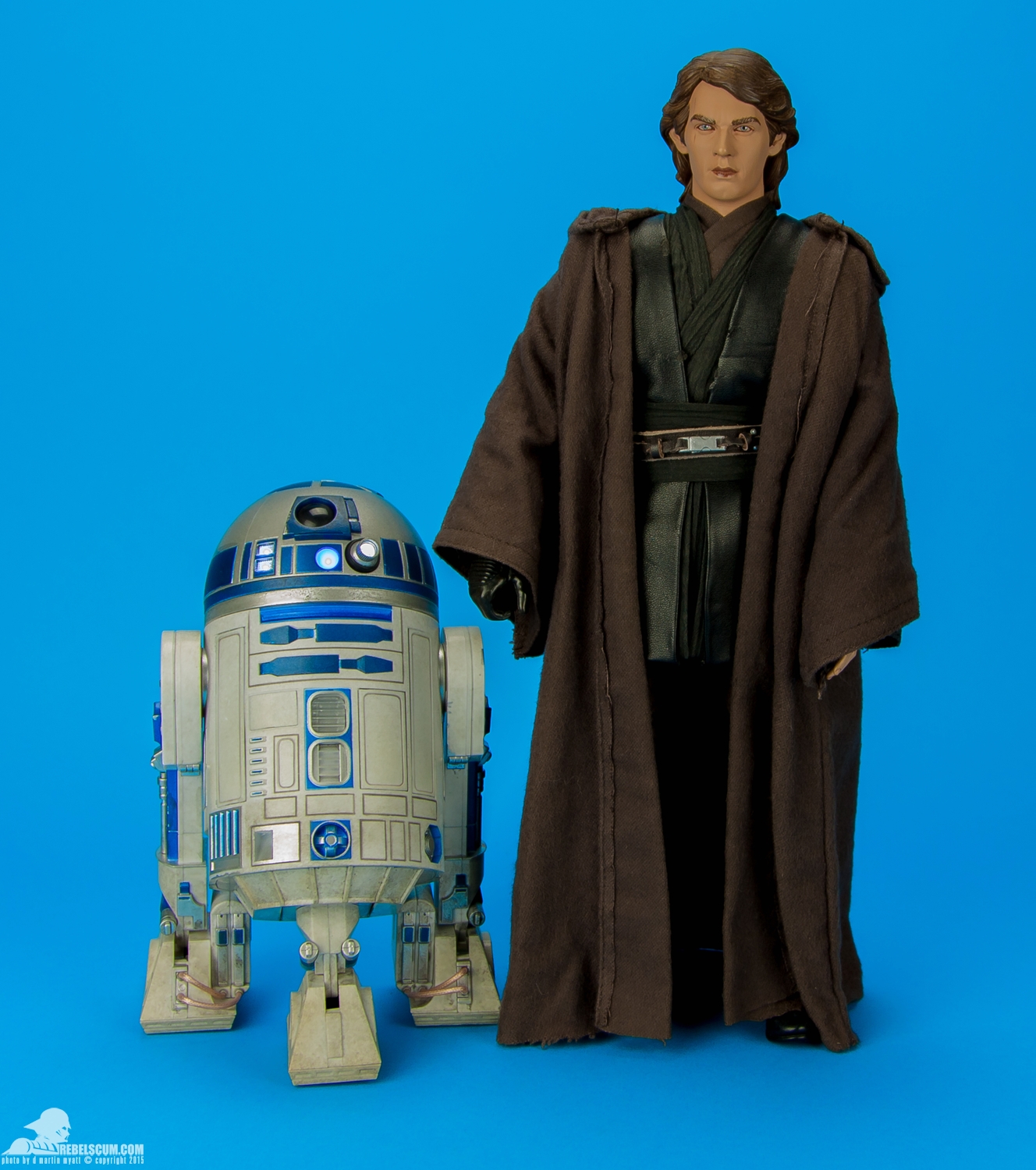 Sideshow-R2-D2-Preview-001.jpg