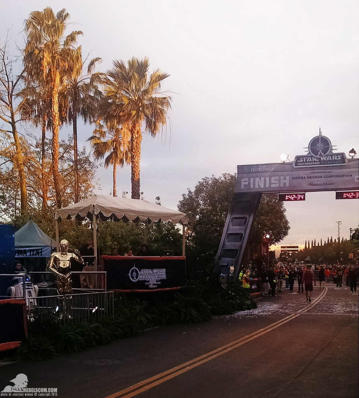 Star-Wars-Half-Marathon-Disneyland-Runners-005.jpg