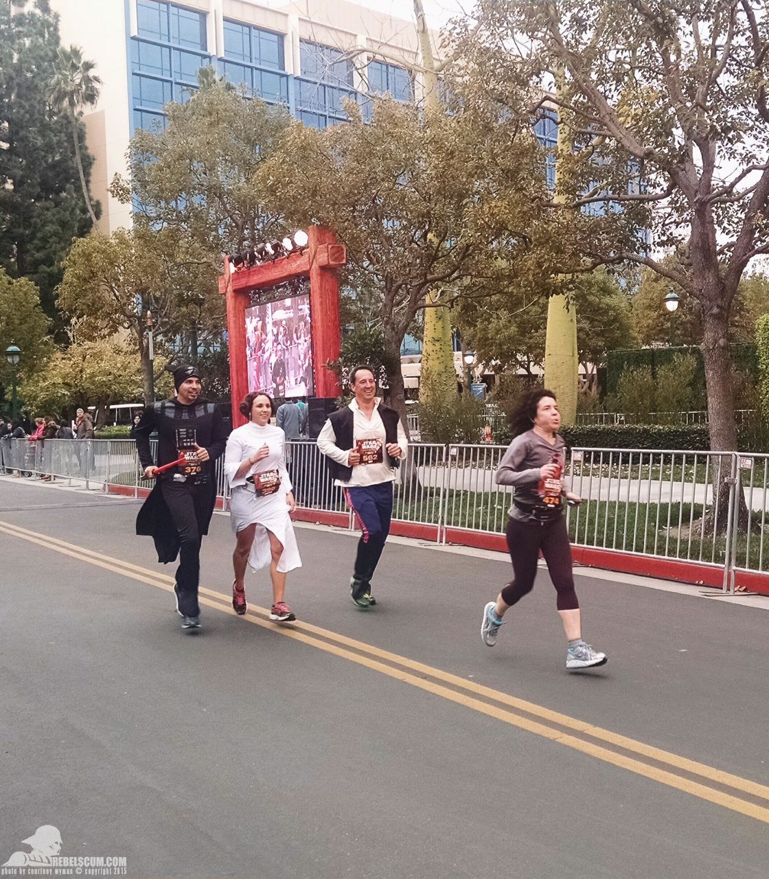 Star-Wars-Half-Marathon-Disneyland-Runners-007.jpg