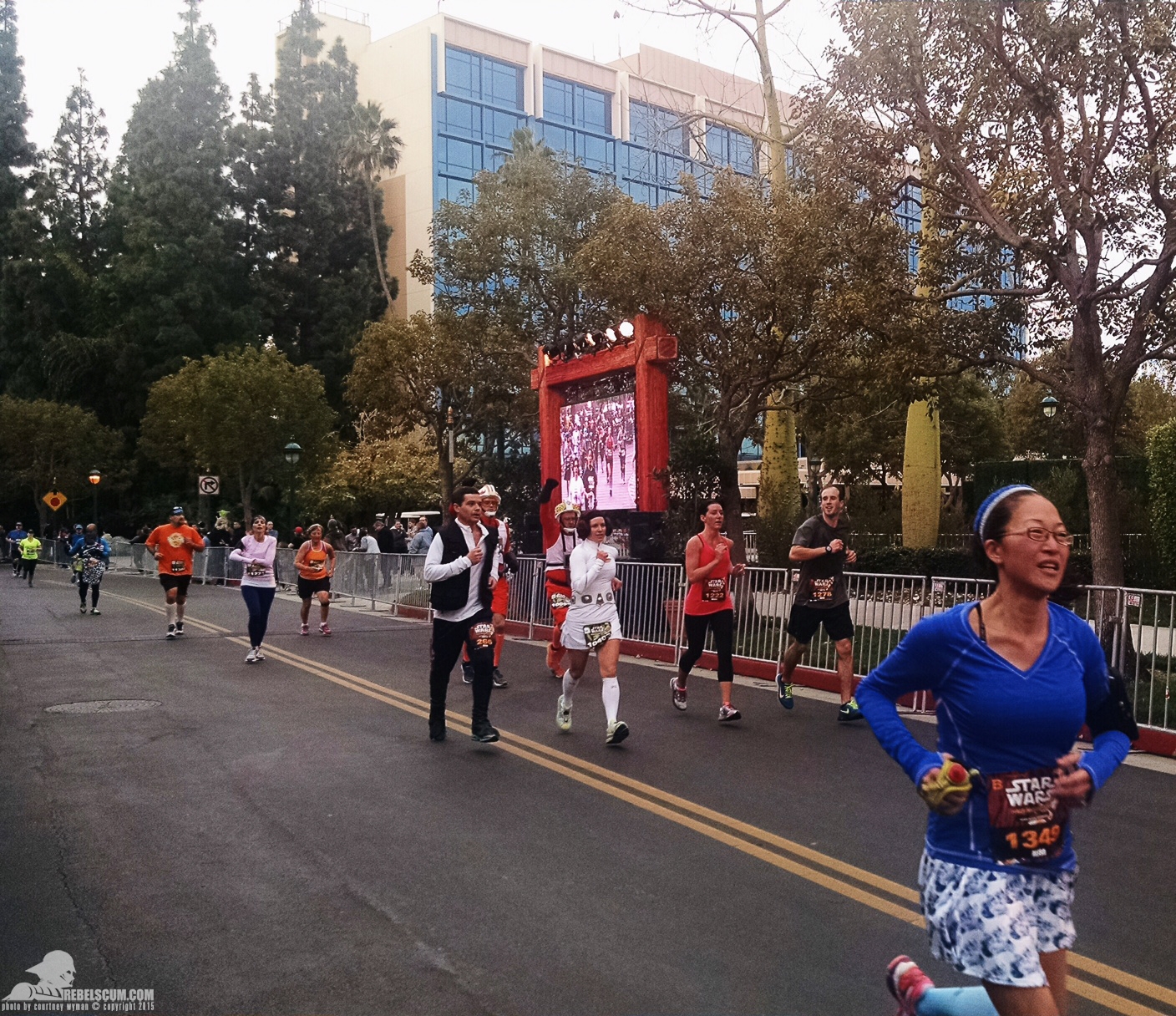 Star-Wars-Half-Marathon-Disneyland-Runners-010.jpg