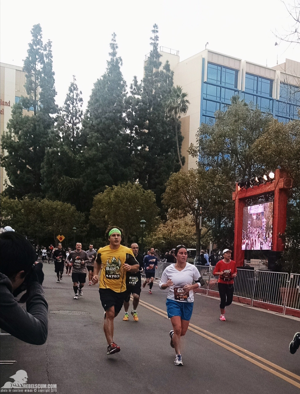 Star-Wars-Half-Marathon-Disneyland-Runners-011.jpg