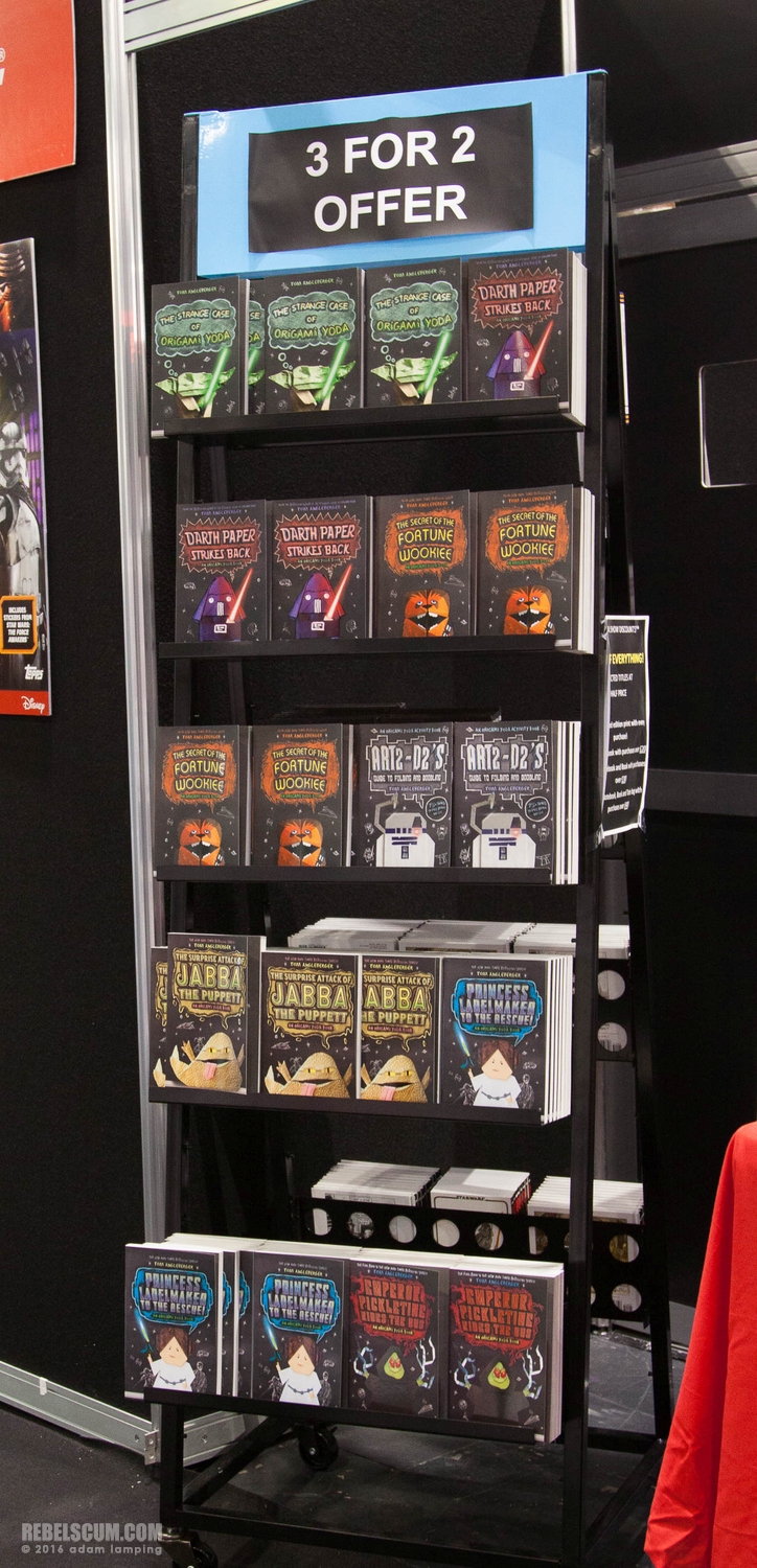 star-wars-celebration-2016-abrams-and-chronicle-books-booth-002.jpg