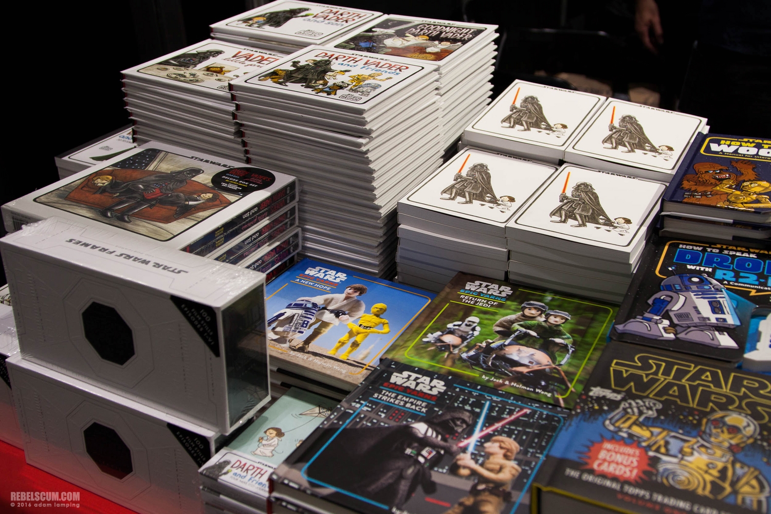 star-wars-celebration-2016-abrams-and-chronicle-books-booth-004.jpg