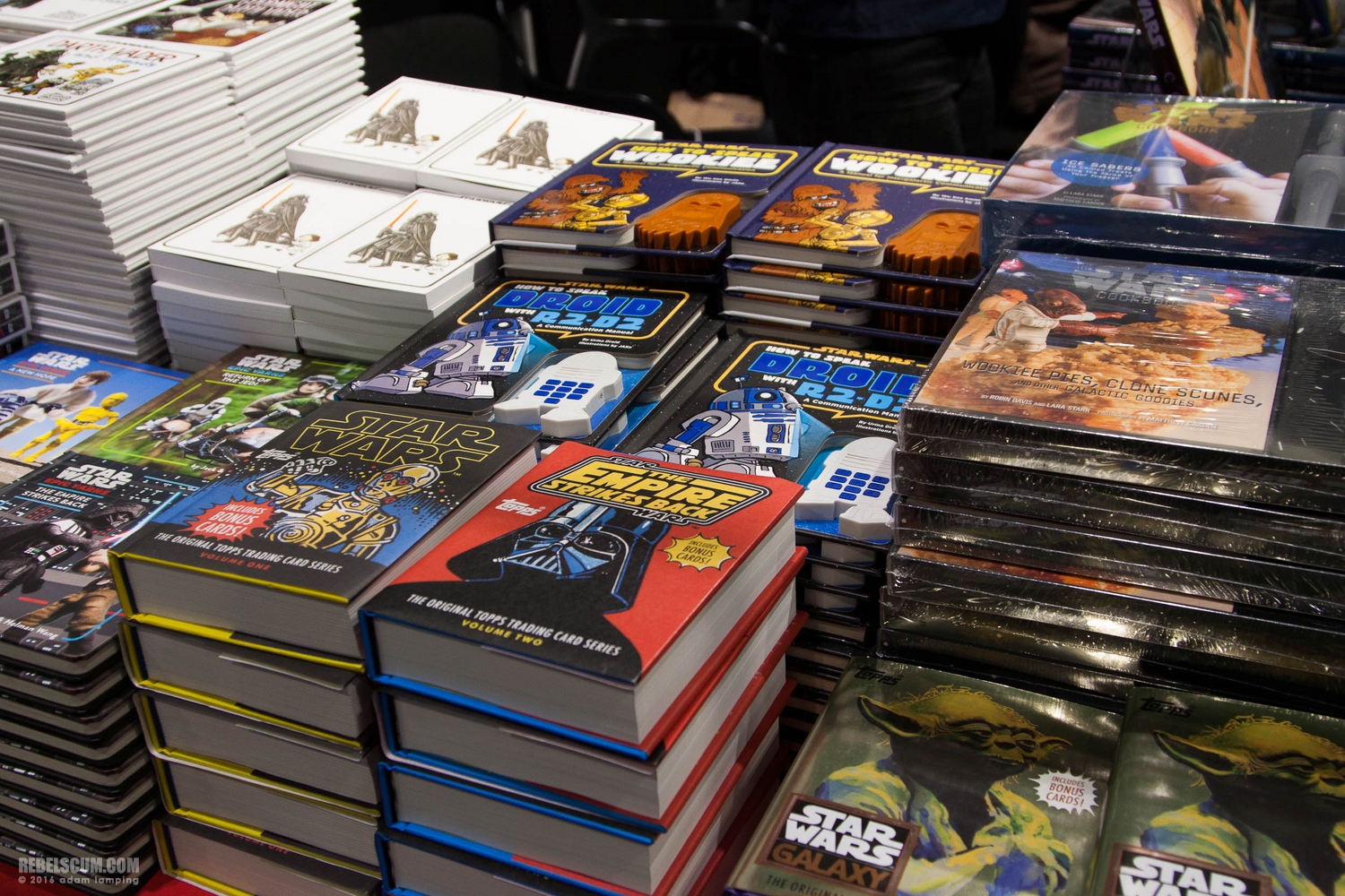 star-wars-celebration-2016-abrams-and-chronicle-books-booth-005.jpg