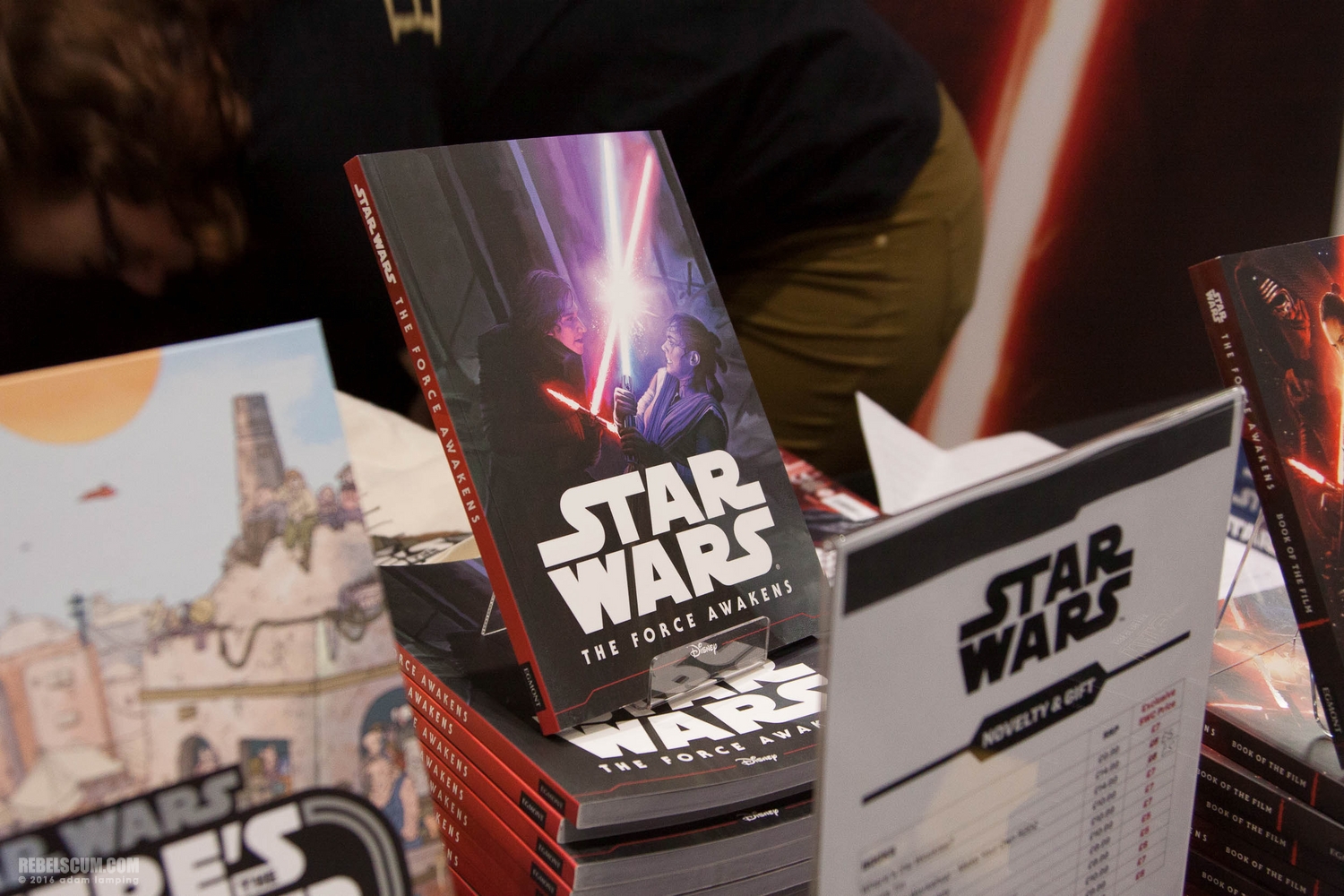 star-wars-celebration-2016-egmont-books-booth-008.jpg