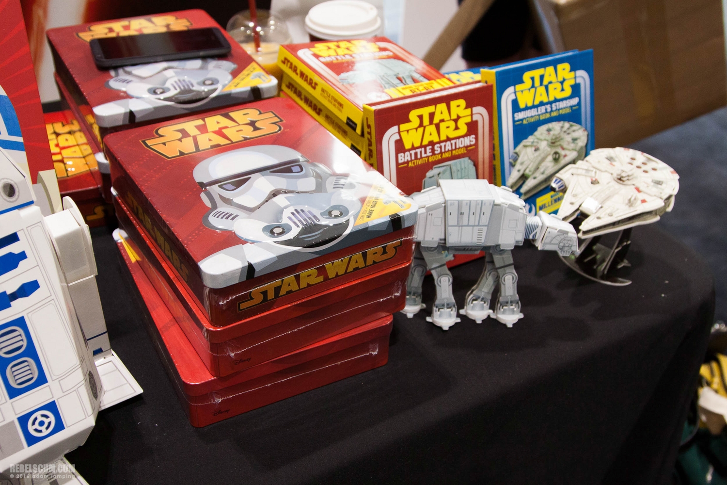 star-wars-celebration-2016-egmont-books-booth-011.jpg