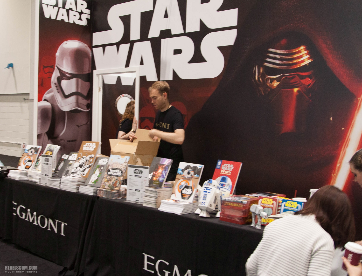 star-wars-celebration-2016-egmont-books-booth-013.jpg