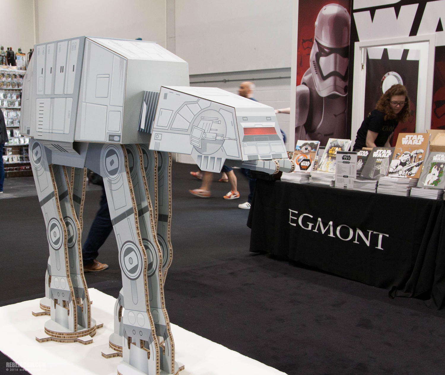 star-wars-celebration-2016-egmont-books-booth-014.jpg