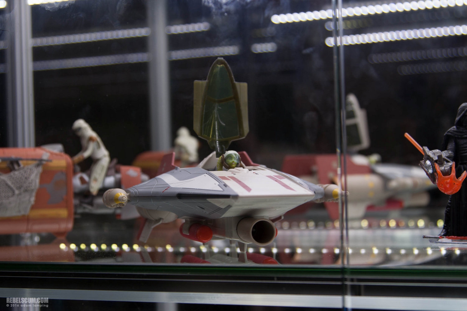 star-wars-celebration-hasbro-forbidden-planet-booth-026.jpg