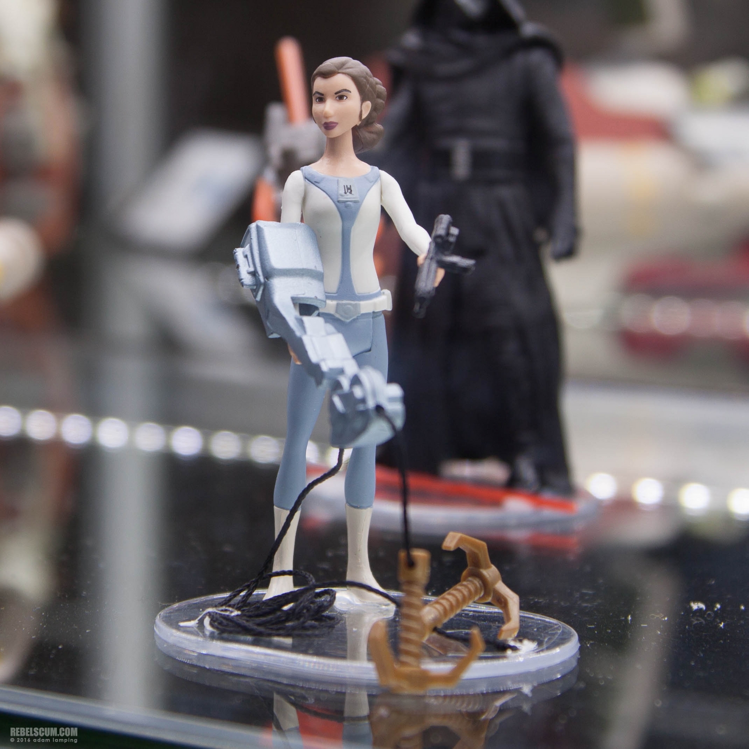 star-wars-celebration-hasbro-forbidden-planet-booth-029.jpg