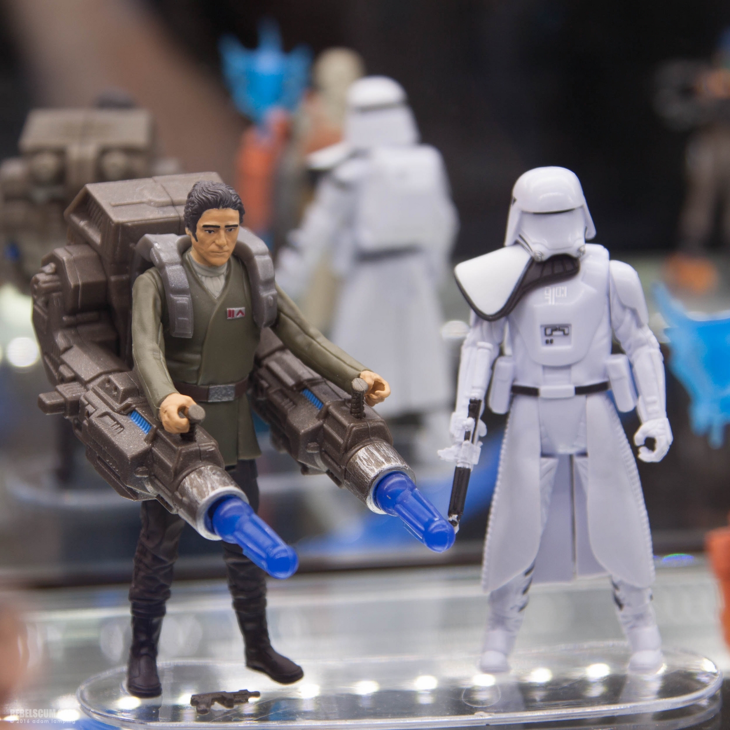 star-wars-celebration-hasbro-forbidden-planet-booth-033.jpg