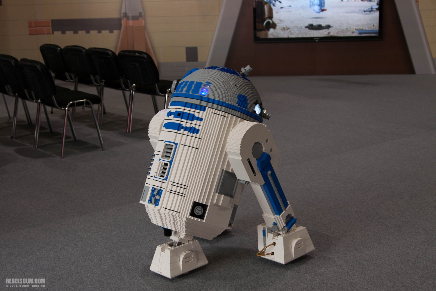 star-wars-celebration-lego-booth-004.jpg