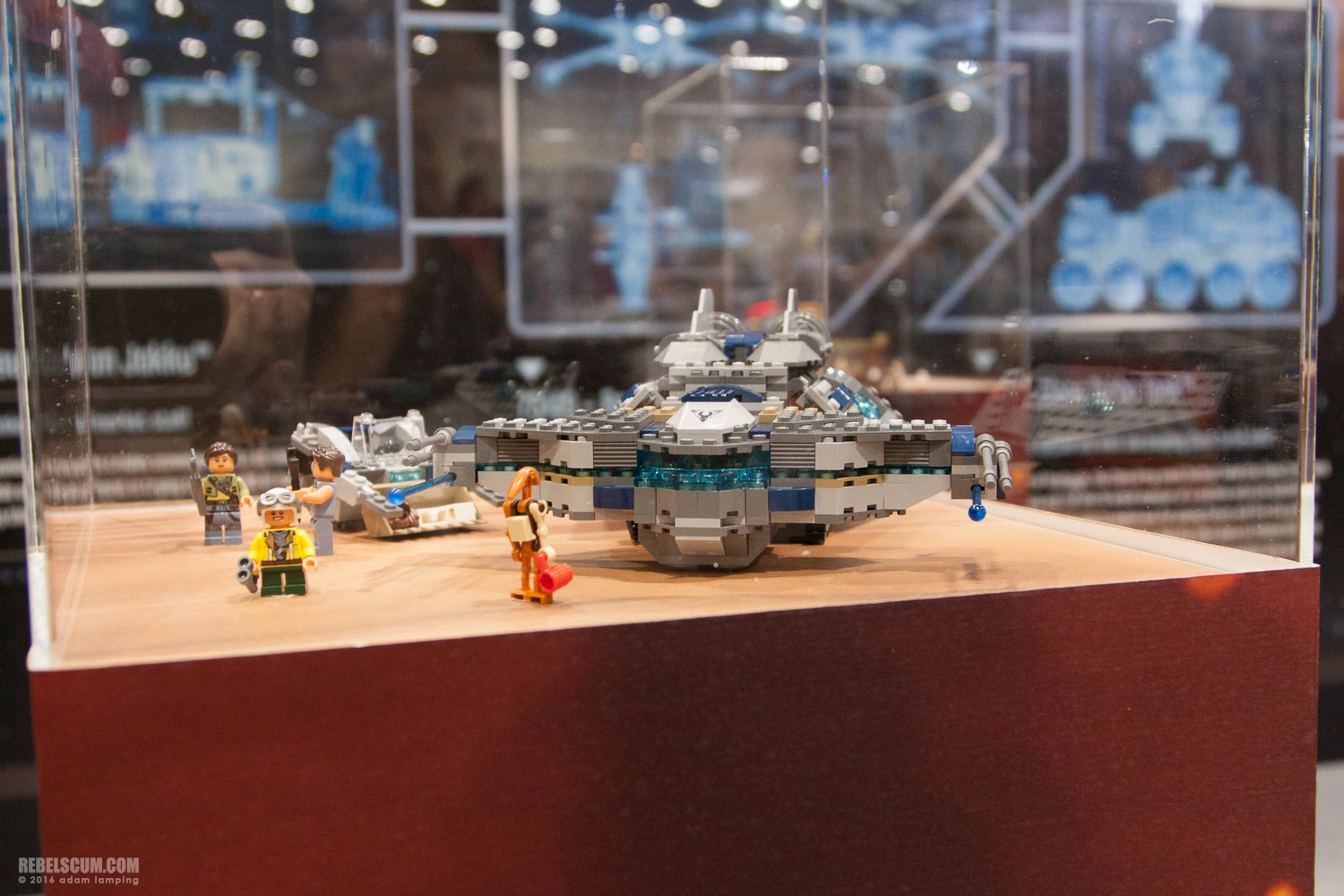 star-wars-celebration-lego-booth-017.jpg