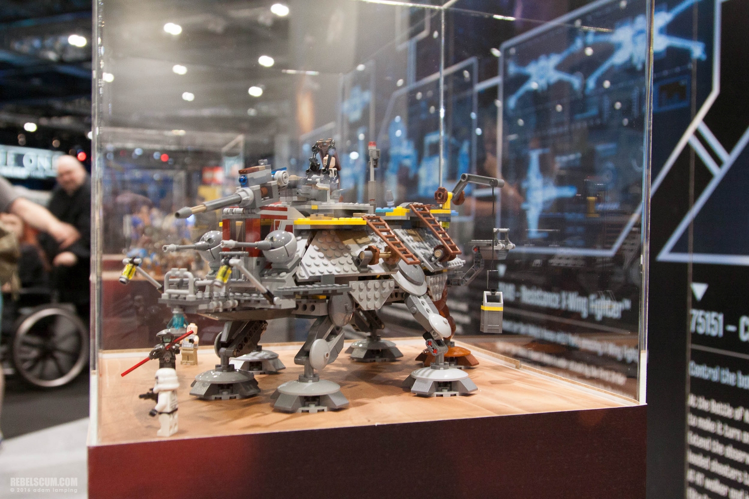 star-wars-celebration-lego-booth-020.jpg