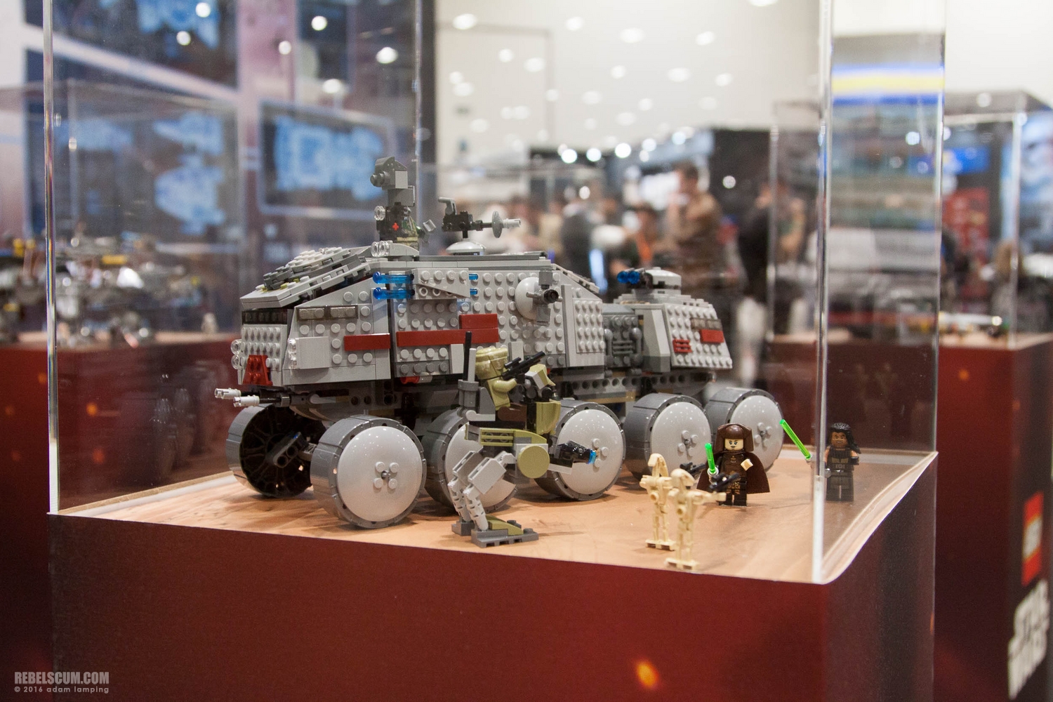 star-wars-celebration-lego-booth-022.jpg