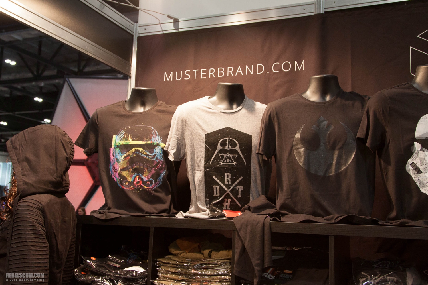 star-wars-celebration-2016-musterbrand-booth-009.jpg