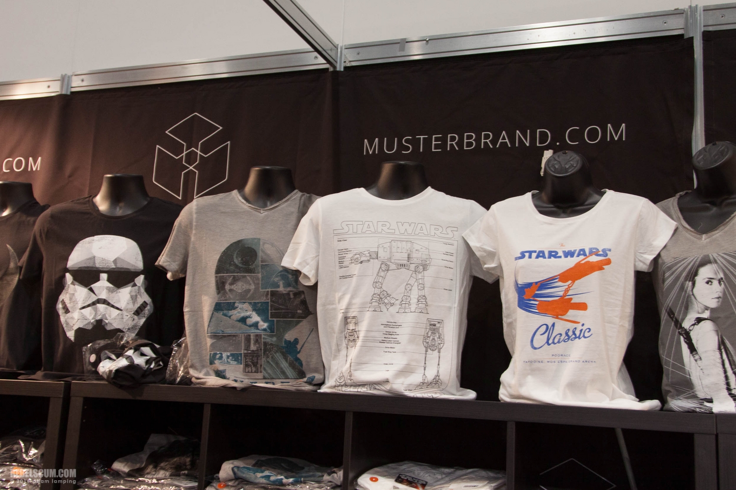 star-wars-celebration-2016-musterbrand-booth-011.jpg