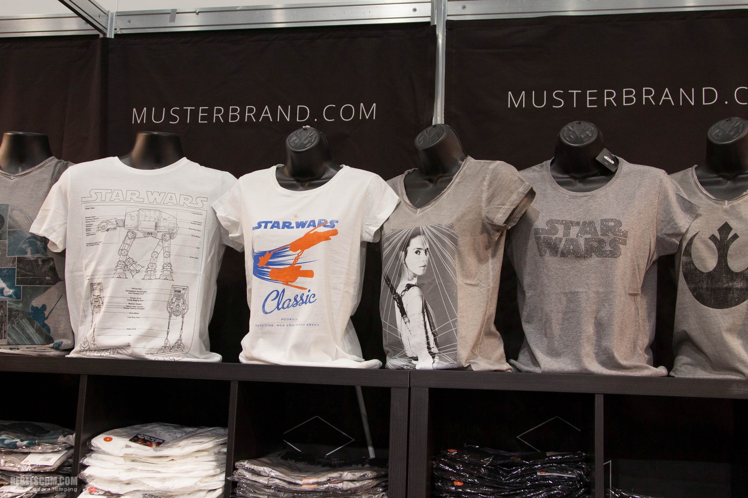 star-wars-celebration-2016-musterbrand-booth-012.jpg