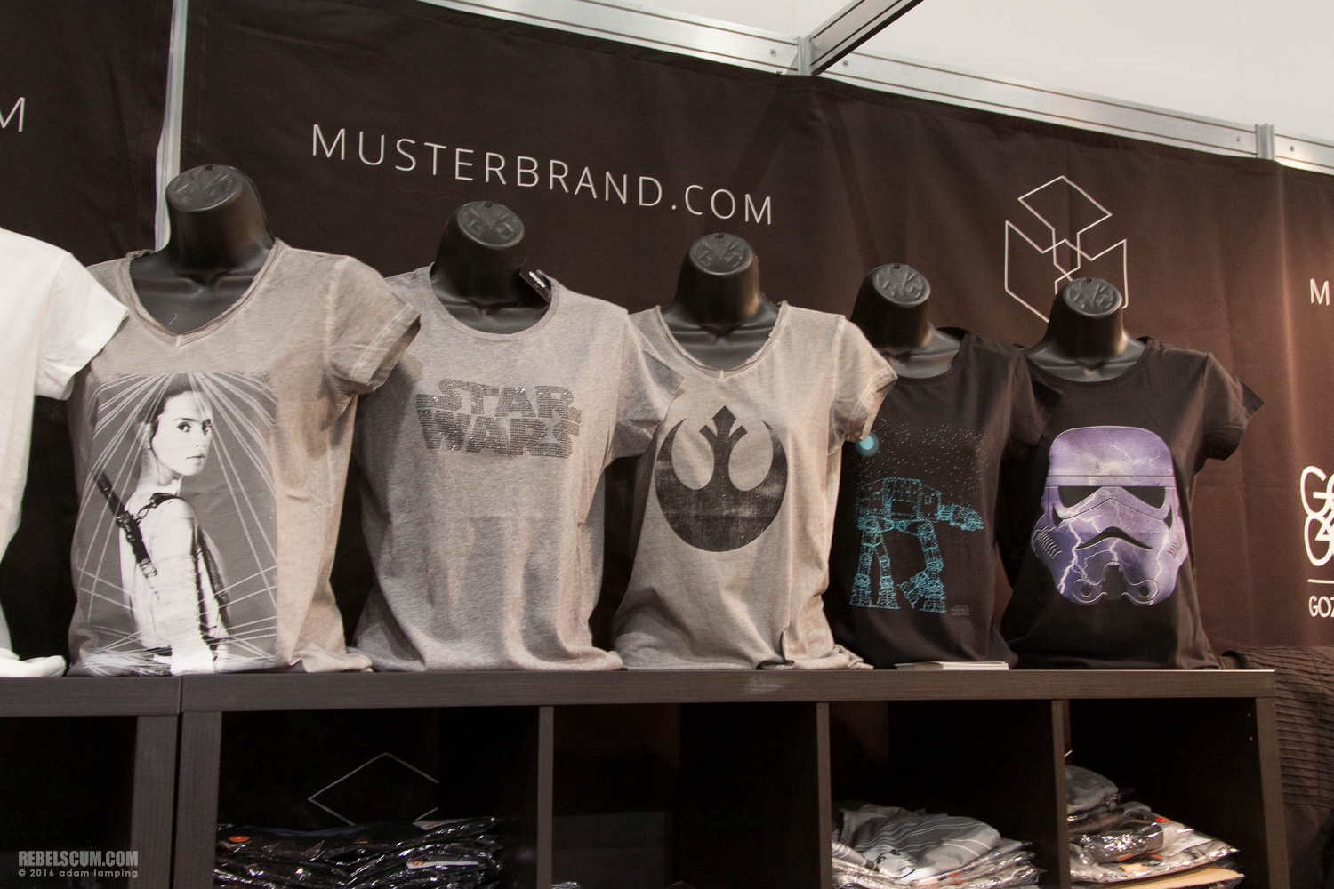 star-wars-celebration-2016-musterbrand-booth-013.jpg