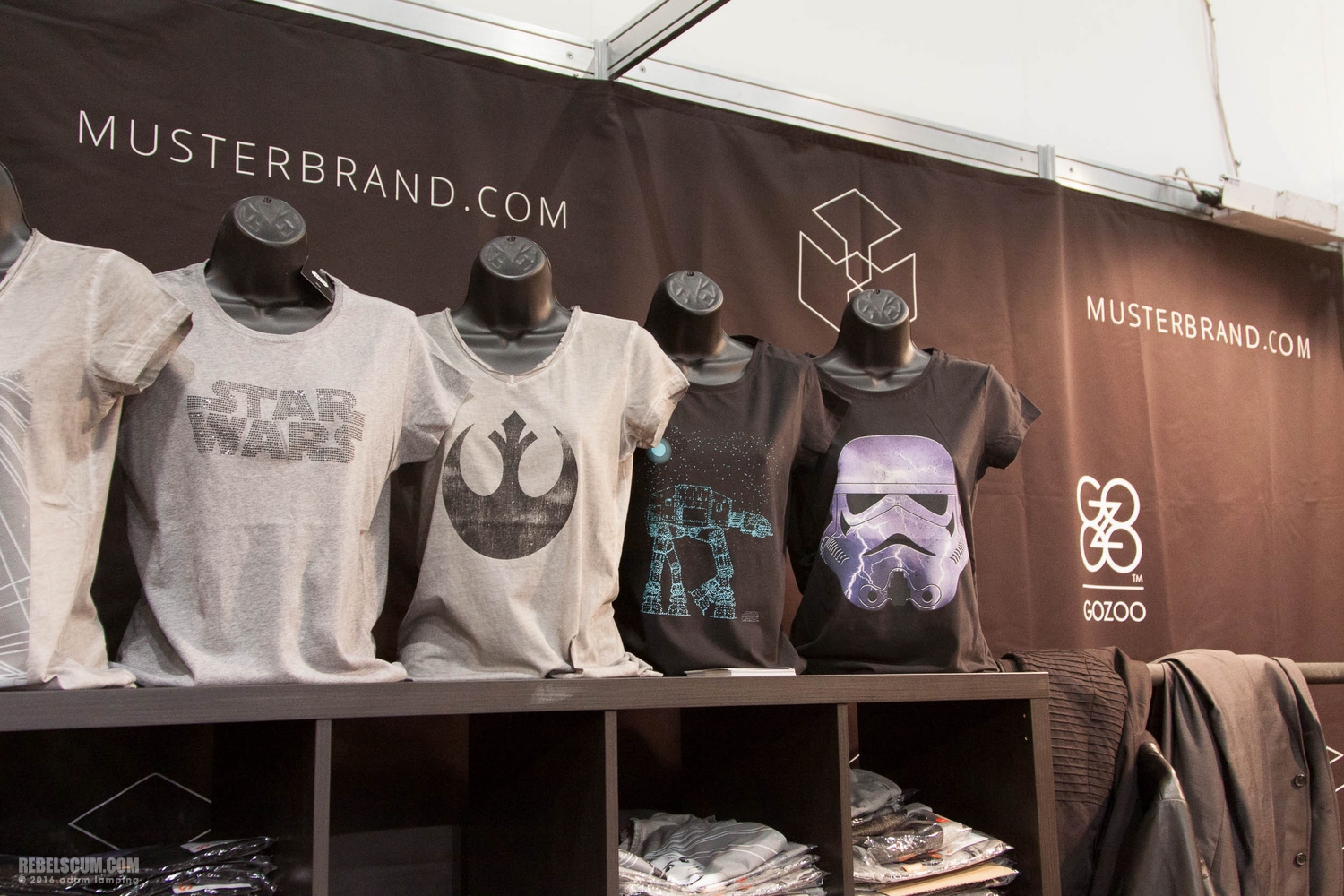 star-wars-celebration-2016-musterbrand-booth-015.jpg