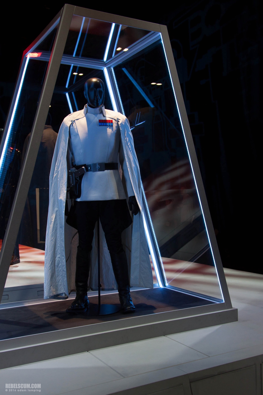 star-wars-celebration-rogue-one-props-costumes-003.jpg