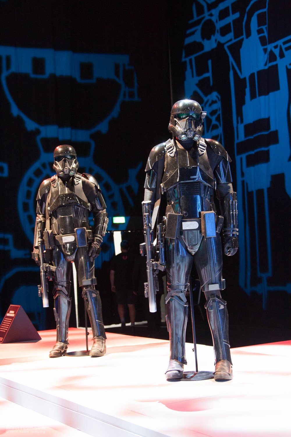star-wars-celebration-rogue-one-props-costumes-007.jpg