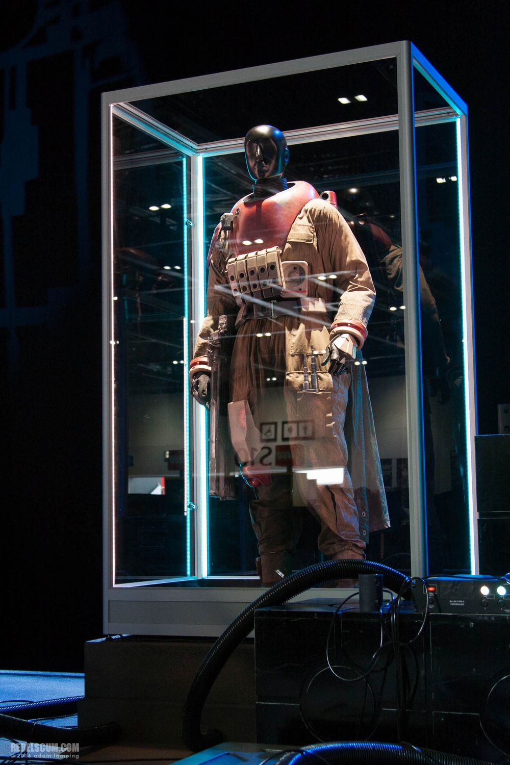 star-wars-celebration-rogue-one-props-costumes-016.jpg